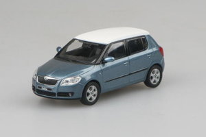 Auto Skoda Fabia II (weißes Dach), Satin grau met. mit weißem Dach